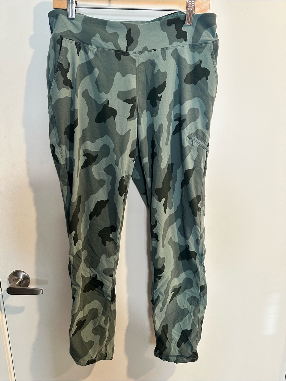 Mountain Hardwear Women's Camo Track Joggers - Green
